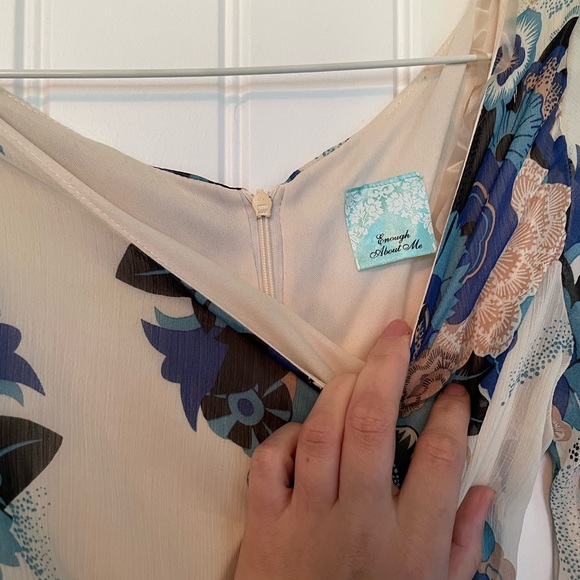 🌸Bell Sleeve Hippie Boho Floral Mini Dress🌸 - Picture 2 of 2